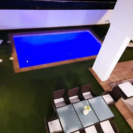 Villa Taza De Plata A *